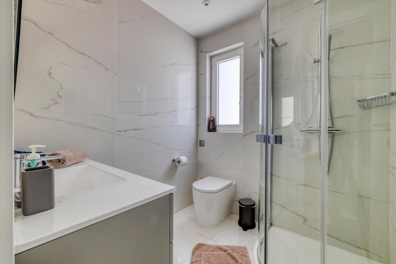 Stunning 3Br Apartment With Marina Views Ta Xbiex Exterior foto
