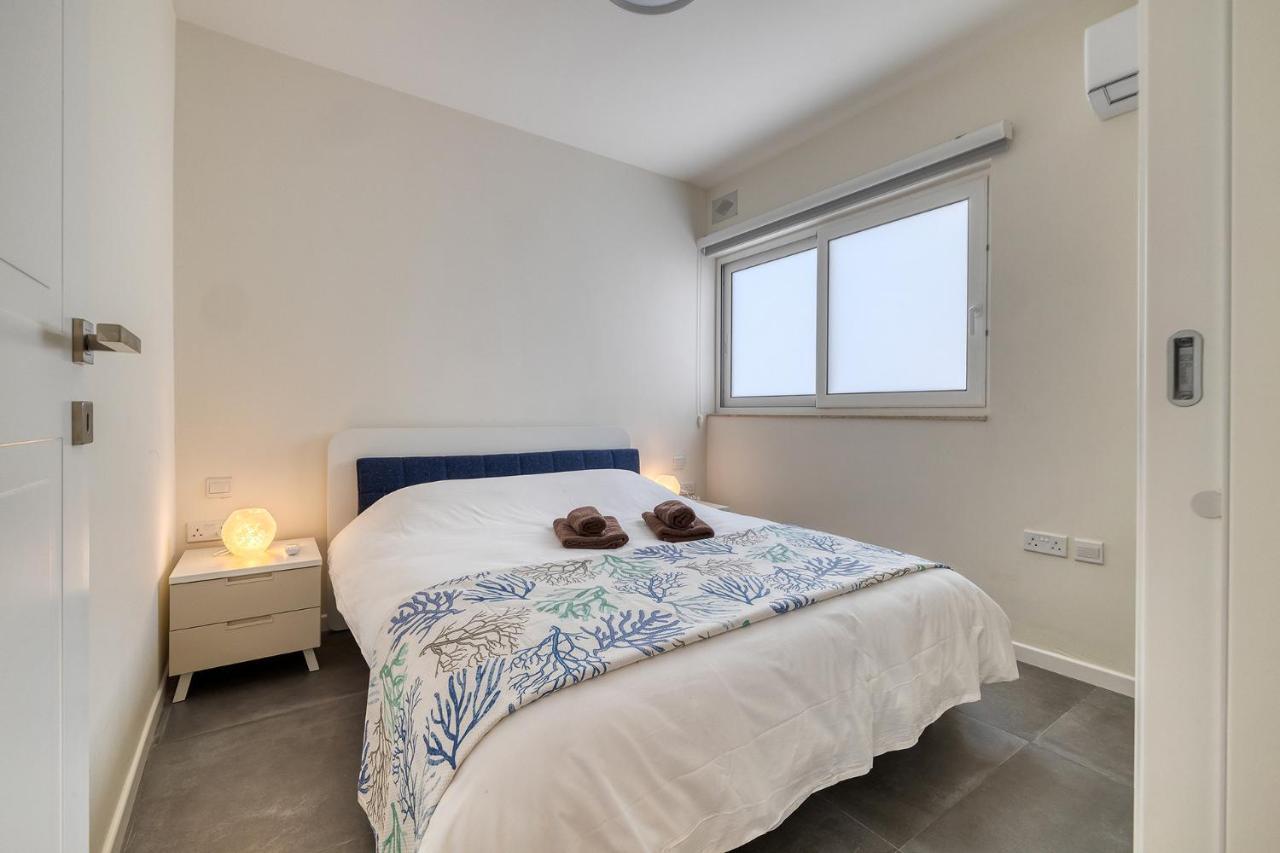 Stunning 3Br Apartment With Marina Views Ta Xbiex Exterior foto