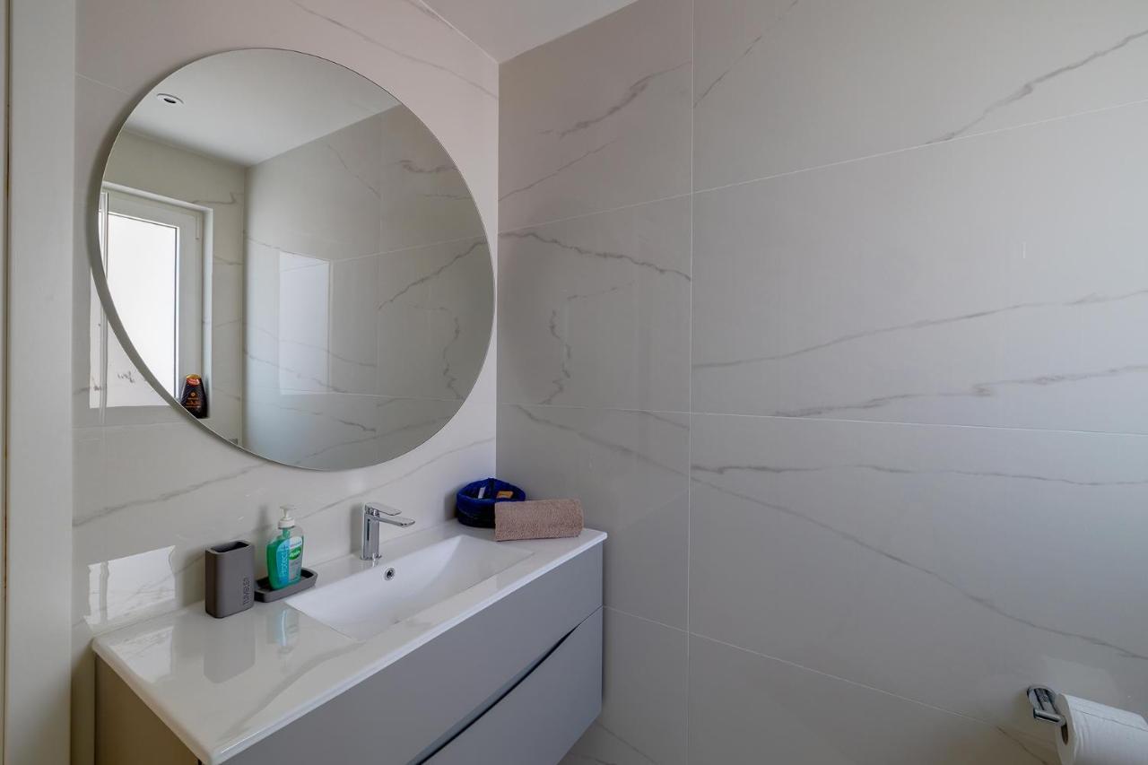 Stunning 3Br Apartment With Marina Views Ta Xbiex Exterior foto